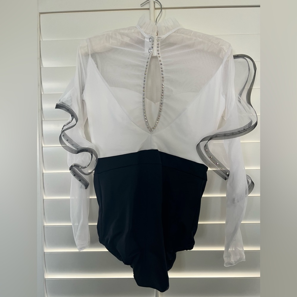 Stylish Sheer Sleeve Black and White Bodysuit - Picture 5 of 8
